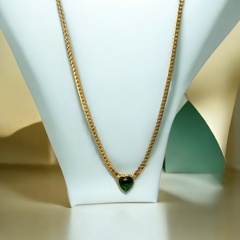 Elegant Gold Necklace with Green Heart Pendant
